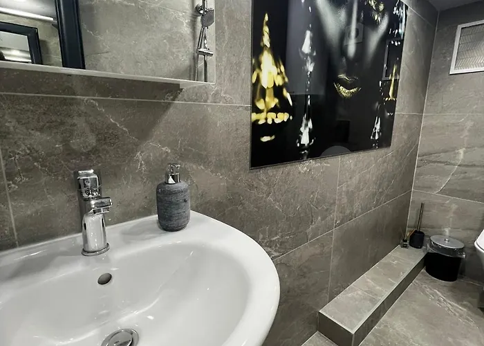 Nj Modigliani Style Apartment *